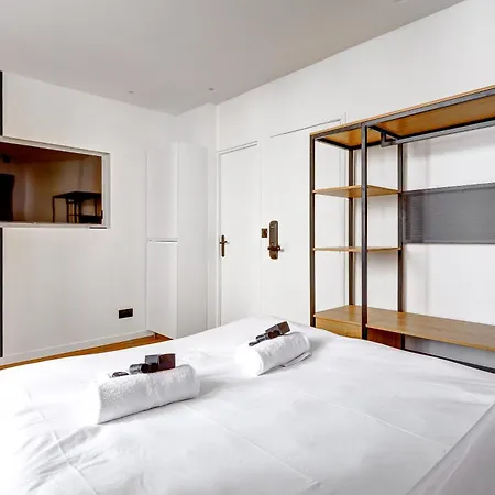 Climatise Aux Champs-elysees Apartman